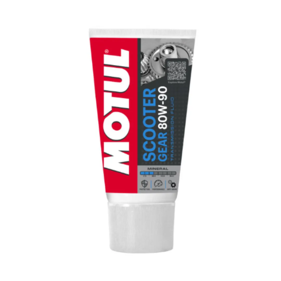 Bočica Motul Scooter Gear ulja od 150 ml spremna za uporabu.